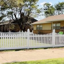 A-beautiful-Southern-Vinyl-Fence-done-in-Cherokee-OK 2