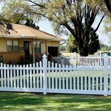 A-beautiful-Southern-Vinyl-Fence-done-in-Cherokee-OK 4